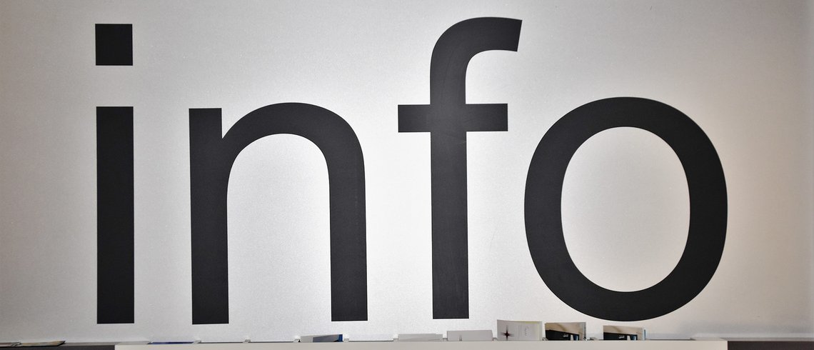 Das Foto zeigt den Text Info